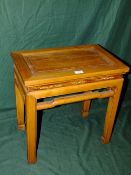 A SMALL COLONIAL STYLE HARDWOOD OCCASIONAL TABLE H-51 W-52 CM