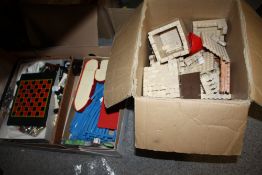 TWO BOXES OF LEGO AND EXIN CASTILLOS, TOGETHER WITH A BOX OF CHESS PIECES