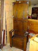 A VINTAGE OAK HALLSTAND H-186 W-68 CM