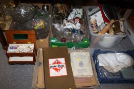 A LARGE QUANTITY OF HOUSEHOLD SUNDRIES TO INCLUDE GLASSWARE, JEWELLERY BOX ETC