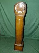 A VINTAGE OAK CASED GRAND DAUGHTER CLOCK H-133 CM