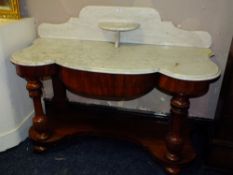 A VICTORIAN MAHOGANY SHAPED MARBLE TOPPED WASHSTAND H-101 W-132 CM