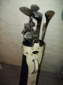 A SET OF VINTAGE GOLF CLUBS