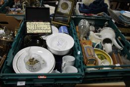 TWO TRAYS OF CERAMICS AND SUNDRIES TO INCLUDE DOMINOES (TRAYS NOT INCLUDED)¦