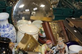 A TRAY OF CERAMICS AND SUNDRIES TO INCLUDE CLOCKS, A MIRROR ETC. (TRAY NOT INCLUDED)