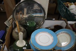 A TRAY OF CERAMICS (TRAY NOT INCLUDED)