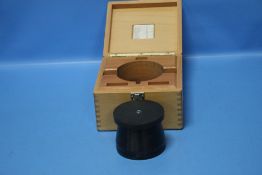 KISTLER TYPE 925A INSTRUMENT in fitted wooden case.