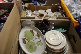 TWO TRAYS OF CERAMICS TO INCLUDE DENBY (TRAYS NOT INCLUDED)¦