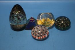 FIVE GLASS PAPERWEIGHTS TO INCLUDE A MILLIFIORE EXAMPLE