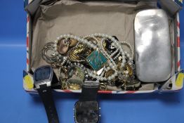 A QUANTITY OF COSTUME JEWELLERY ETC.