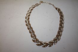 A TRIFARI LADIES NECKLACE