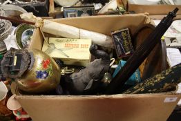 A LARGE BOX OF COLLECTABLES TO INCLUDE ELEPHANT FIGURES & METALWARE