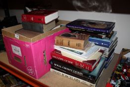 A QUANTITY OF ANTIQUE BOOKS AND REFERENCE GUIDES