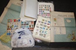 A QUANTITY OF STAMPS, BOTH LOOSE AND IN ALBUMS TOGETHER WITH WALL MAPS