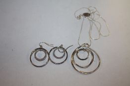 A SILVER NECKLACE AND EARRINGS - APPROX WEIGHT 11.6G