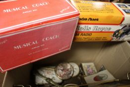 A BOXED ROLLS ROYCE SHAPED RADIO TOGETHER WITH A MUSICAL JEWELLERY BOX AND A QUANTITY OF VINTAGE