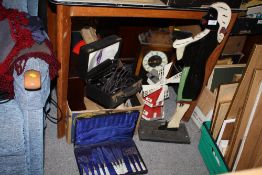 A QUANTITY OF COLLECTABLES TO INCLUDE A WOODEN SHOP DISPLAY, COCOA COLA TRAY, JEWELLERY BOX ETC.
