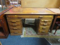 A VINTAGE OAK TWIN PEDESTAL OFFICE DESK H-78 CM W-137 CM
