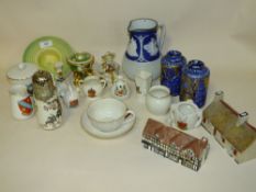 A COLLECTION OF ASSORTED CERAMICS TO INCLUDE CRESTED WARE, CROWN DEVON ETC.