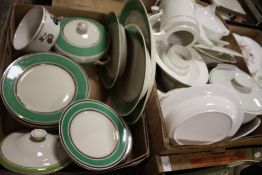 A TRAY OF PLAIN WHITE DINNERWARE TO INCLUDE PORTMEIRION TOGETHER WITH A TRAY OF BAVARIAN JOHANN