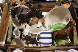 A TRAY OF ASSORTED CERAMICS TO INCLUDE A BESWICK RACEHORSE S/D