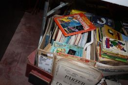 A COLLECTION OF MOSTLY VINTAGE BOOKS TO INCLUDE THE INCREDIBLE HULK, JAMES BOND, LADYBIRD BOOKS ETC.