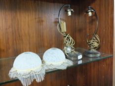 A PAIR OF MODERN BRASS EFFECT TABLE LAMPS WITH GLASS SHADES