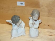 TWO LLADRO CHERUB FIGURES, ONE WITH MODEL NUMBER 4539 AND THE OTHER WITHOUT MODEL NUMBER