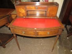 A REPRODUCTION MAHOGANY LADIES STYLE DESK H-104 W-86 CM