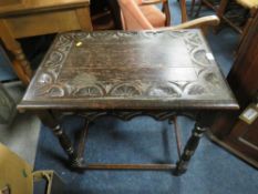 AN ANTIQUE CARVED OAK SIDE TABLE H-69 CM W-66 CM