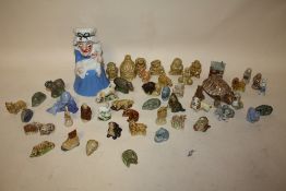 A COLLECTION OF WADE FIGURES TO INCLUDE WHIMSIES