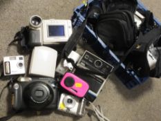 A TRAY OF VINTAGE AND MODERN CAMERAS AND ACCESSORIES