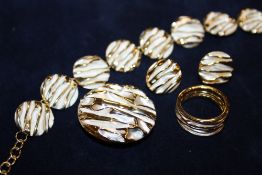 A SILVER GILT MODERN PENDANT, BRACELET, EARRINGS & PENDANT SET - APPROX 44.8G