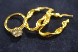 A PAIR OF SILVER / 925 EARRINGS TOGETHER WITH A GEMSET RING, BOTH GOLD PLATED - APPROX 8.7G