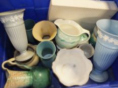 A TRAY OF CERAMIC VASES AND JUGS TO INCLUDE WEDGWOOD EXAMPLES