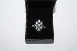 AN ART DECO STYLE DRESS RING, SIZE M