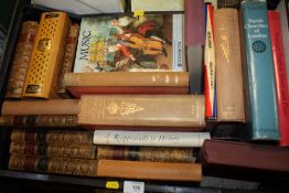 A TRAY OF VINTAGE AND MODERN BOOKS