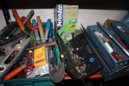 A TRAY PLUS METAL TOOLBOX AND CONTENTS