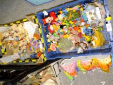 TWO TRAYS OF COLLECTABLE FIGURES TO INCLUDE CHERISHED TEDDIES, PIGGIN' FIGURES ETC.