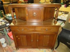 A VINTAGE OAK COURT CUPBOARD H-138 W-123 CM
