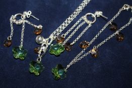 A MODERN SILVER / 925 NECKLACE WITH BRACELET & EARRINGS - APPROX 23.2G