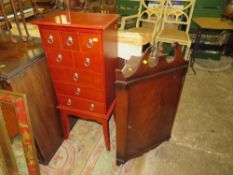 A MODERN JEWELLERY CHEST ON STAND H-100 W-42.5 CM AND A MODERN CORNER CUPBOARD (2)