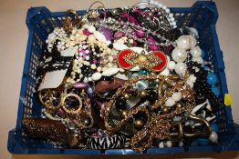 A TRAY OF COSTUME JEWELLERY