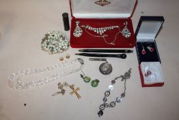 A BOX OF COSTUME JEWELLERY AND COLLECTABLES TO INCLUDE A HALLMARKED SILVER COMPACT PENDANT