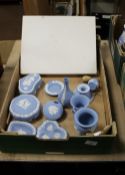 A TRAY OF WEDGWOOD JASPERWARE TOGETHER WITH A ROYAL WORCESTER BOXED CAKE PLATE AND KNIFE