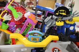 A SELECTION OF IMAGINEX TOYS TO INCLUDE BAT CAVE AND FIGURE, JOKER CAVE AND FIGURE, GOTHAM CITY