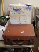 A SMALL LEATHER SUITCASE, INITIALS J. J. AND A VINTAGE BOXED POWER JUICER EXPRESS