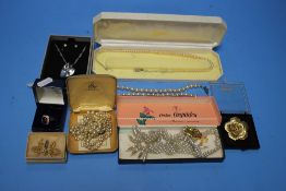 A QUANTITY OF BOXED VINTAGE COSTUME JEWELLERY