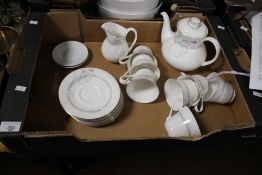 A QUANTITY OF ROYAL DOULTON 
