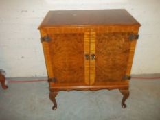 AN INLAID RETRO DYNATRON RADIOGRAM WITH QUEEN ANNE LEGS